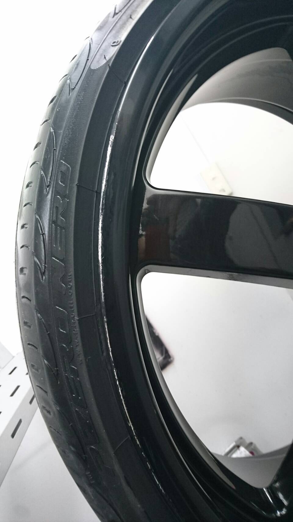 BMW ホイール 修理前