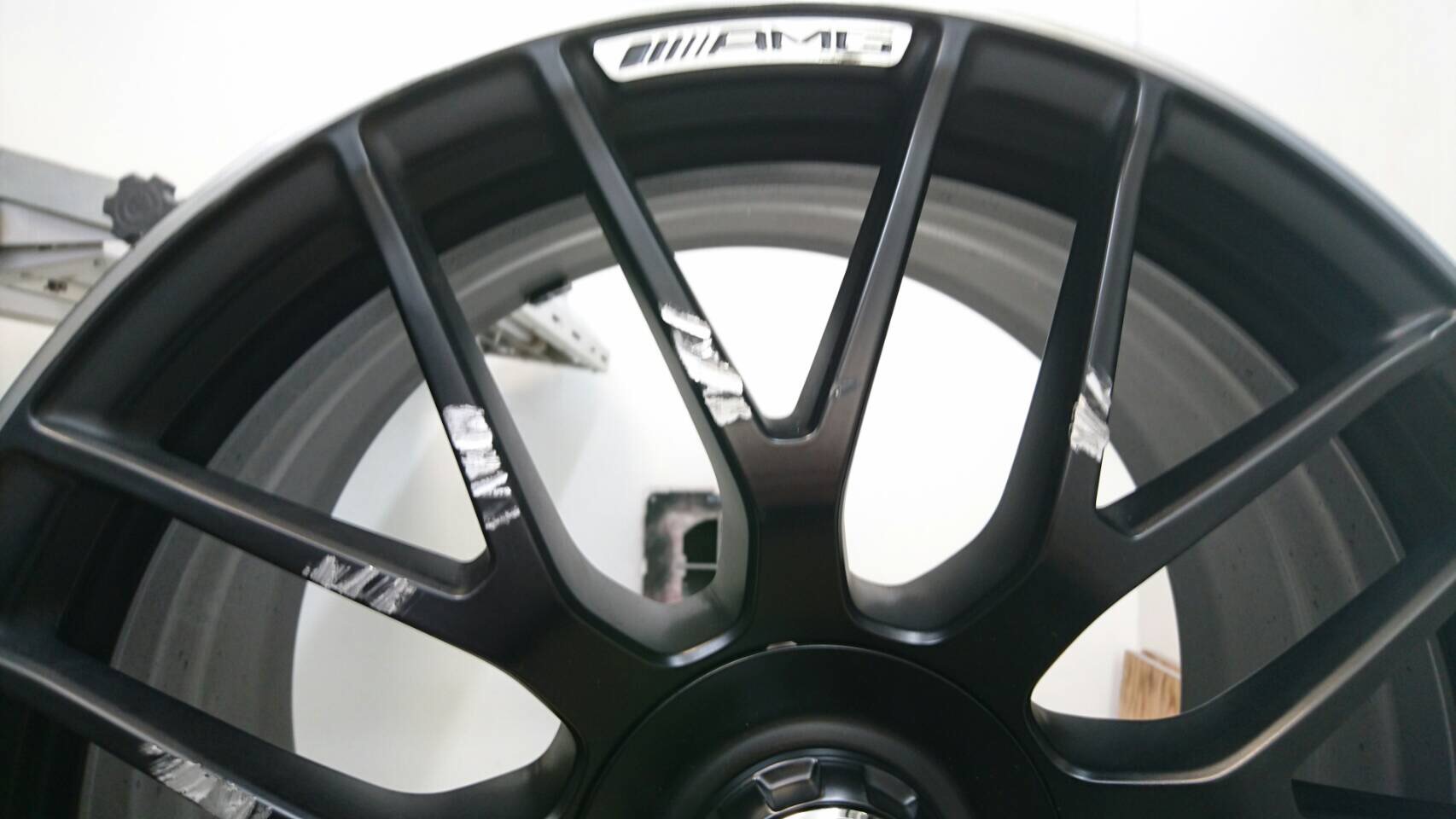AMGホイール スポーク傷 施工前