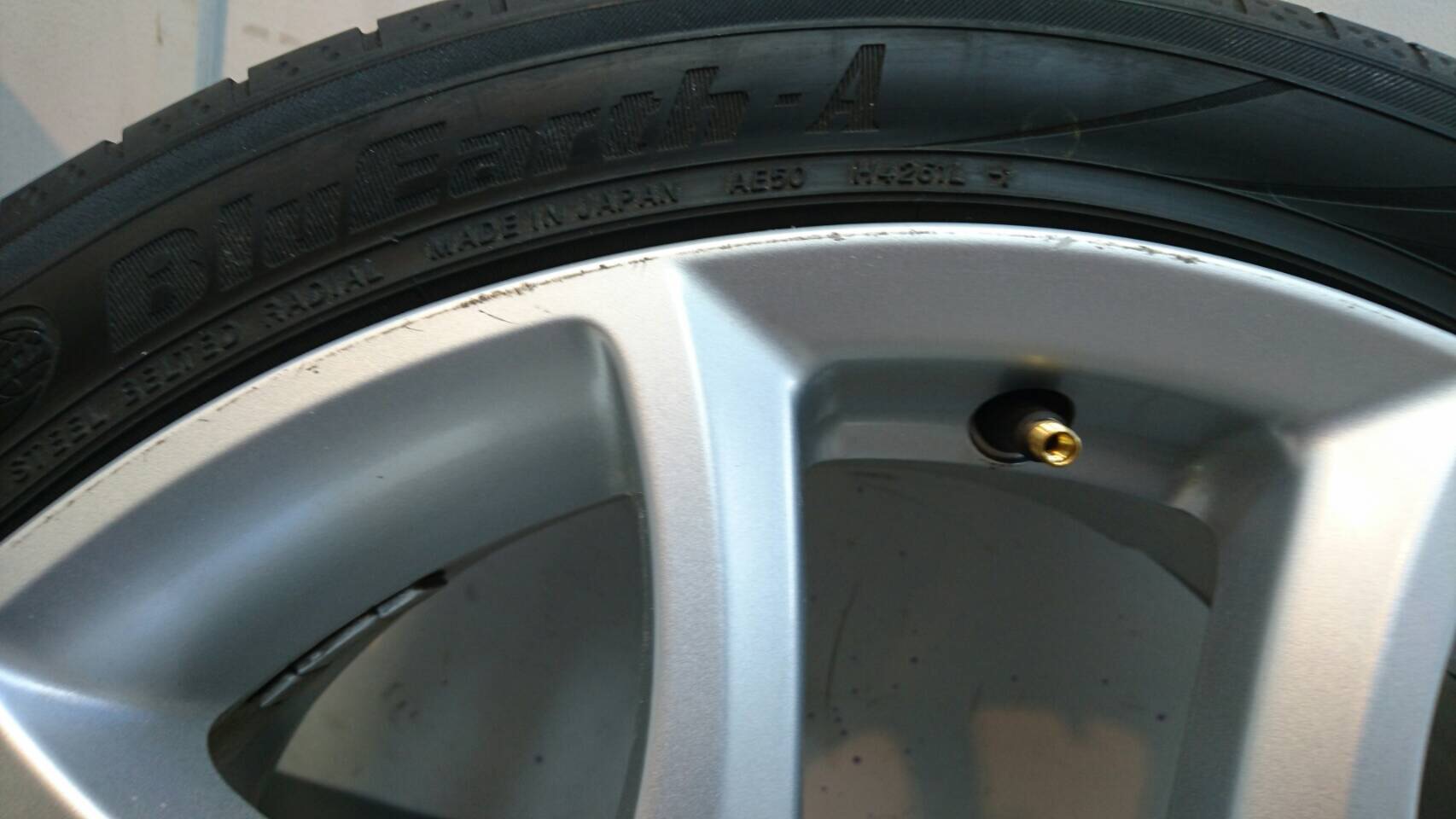 MAZDA 純正ホイール 修理前