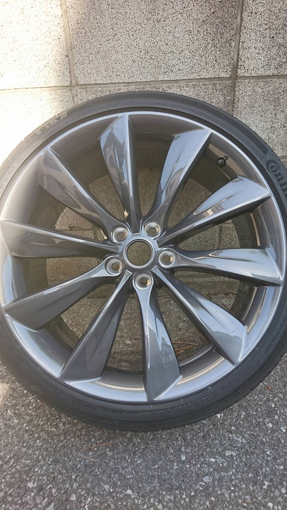 テスラ ホイール 施工後