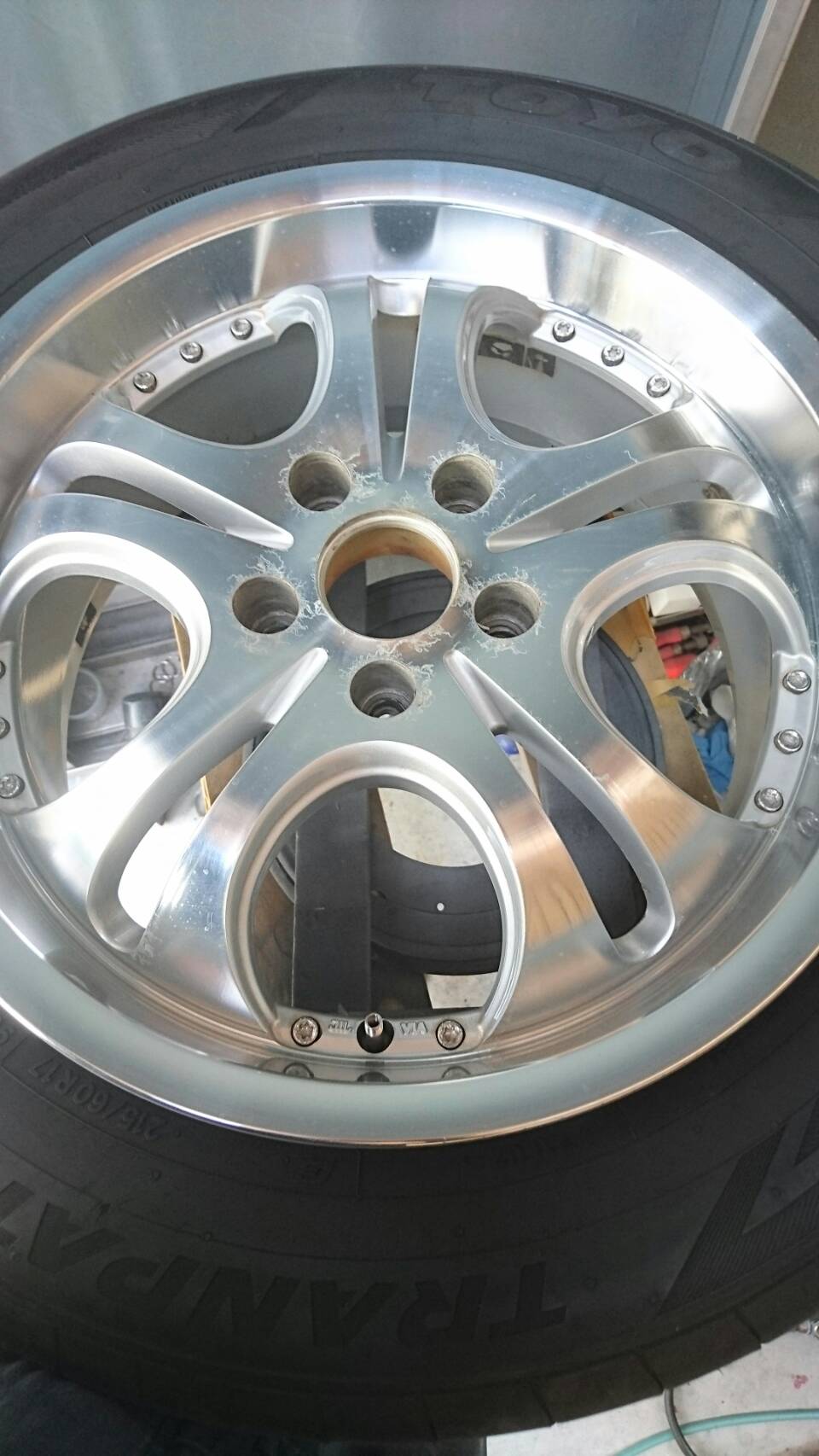 MPV腐食ホイール 施工前