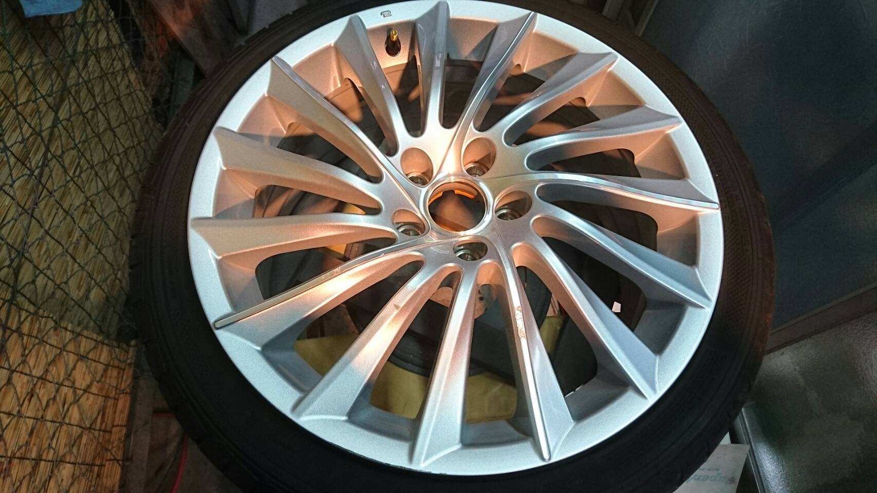 アルファロメオホイールリペア 施工前