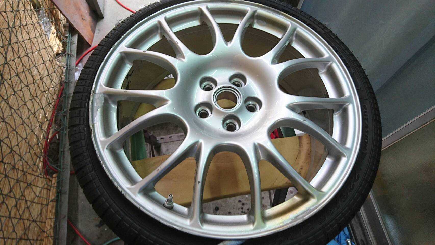 フェラーリホイールリペア 施工前