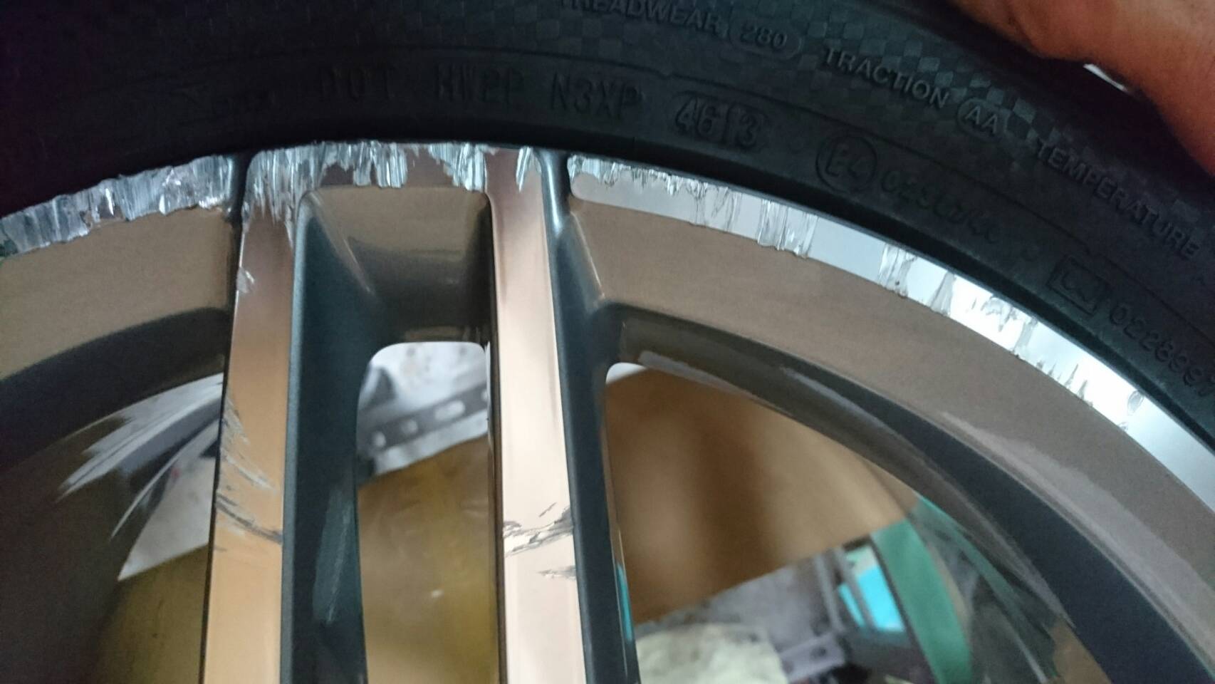 AMGホイールリペア 施工前