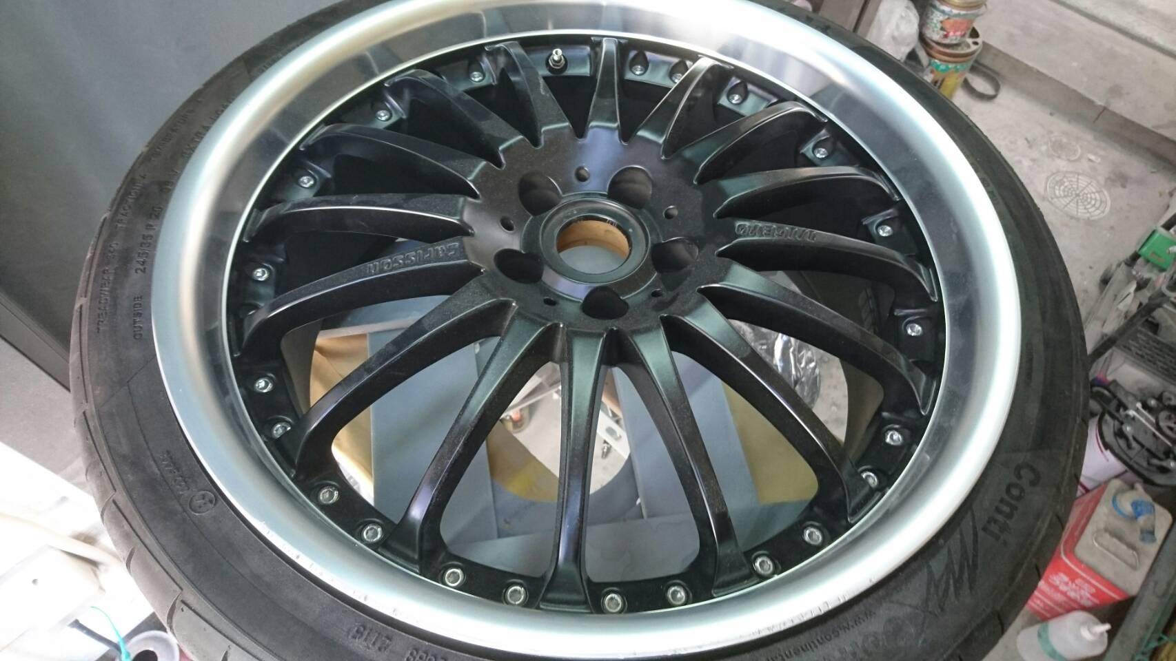 カールソンのホイールリペア 施工前