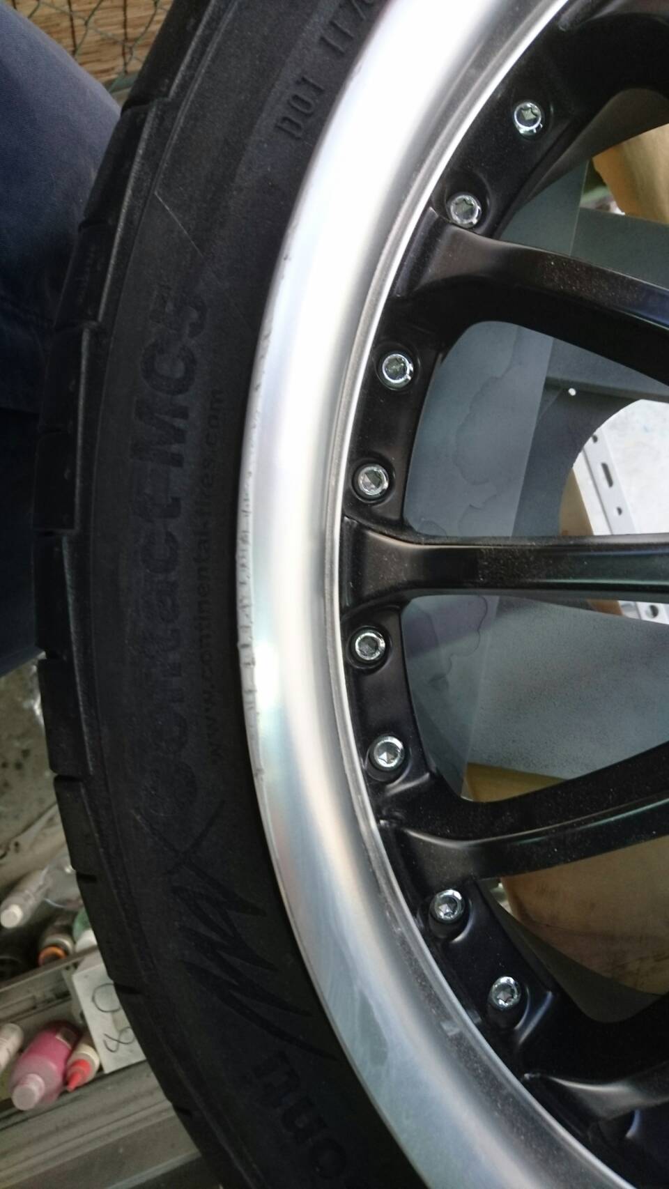 カールソンのホイールリペア 施工前