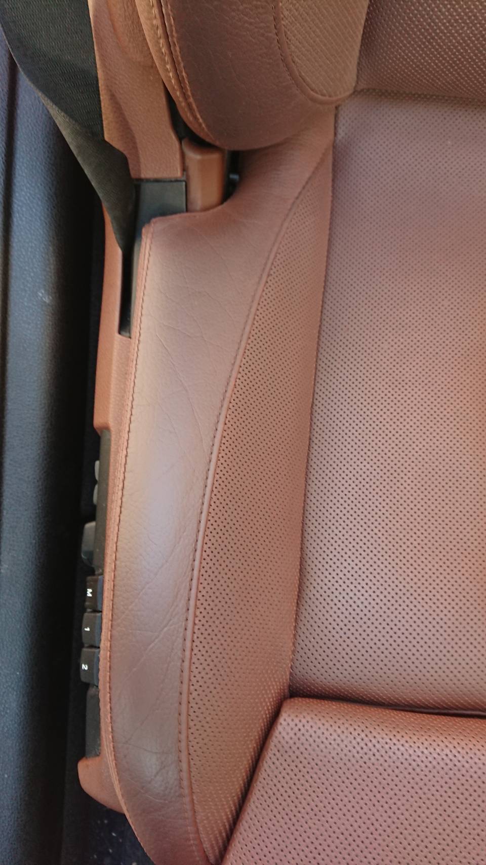 BMW650 シートリペア 施工後