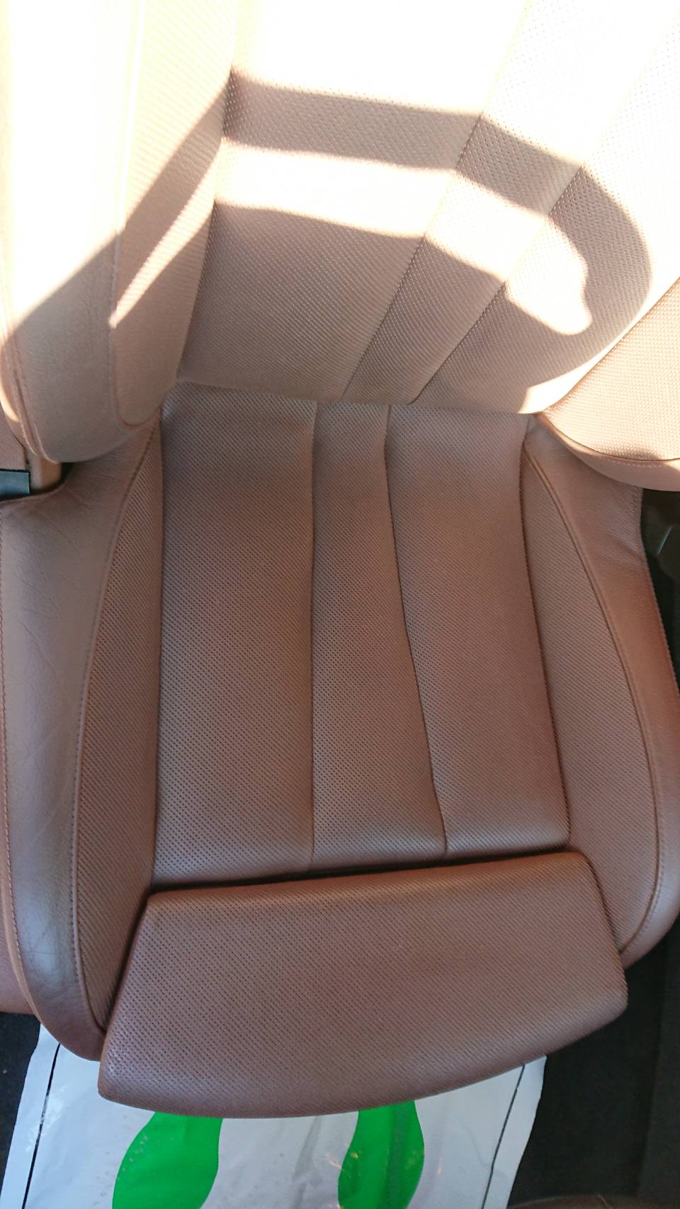BMW650 シートリペア 施工後