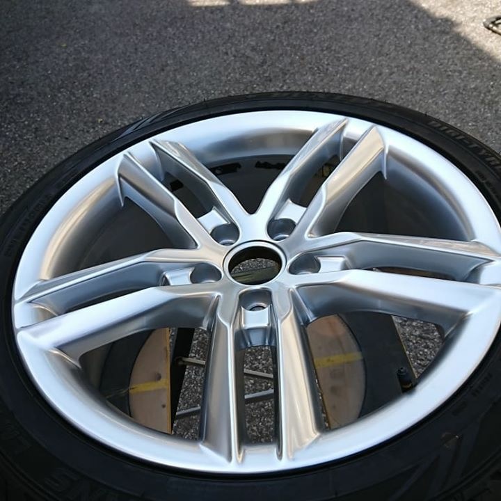 アウディ 純正ホイール 施工後