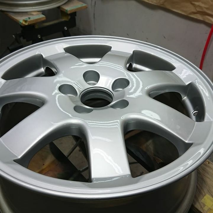 ボルボ 純正ホイール 施工後