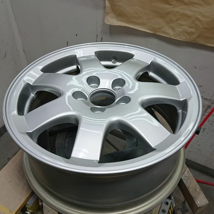 ボルボ 純正ホイール 施工後