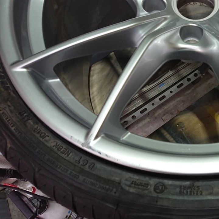 ポルシェ ホイールリペア 施工前