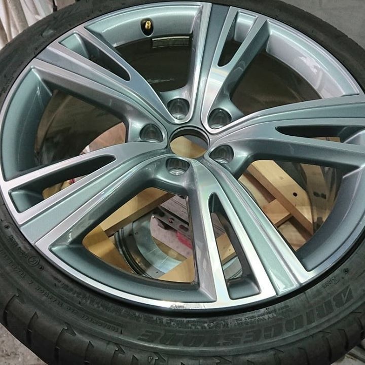 アウディ ホイールリペア 施工前