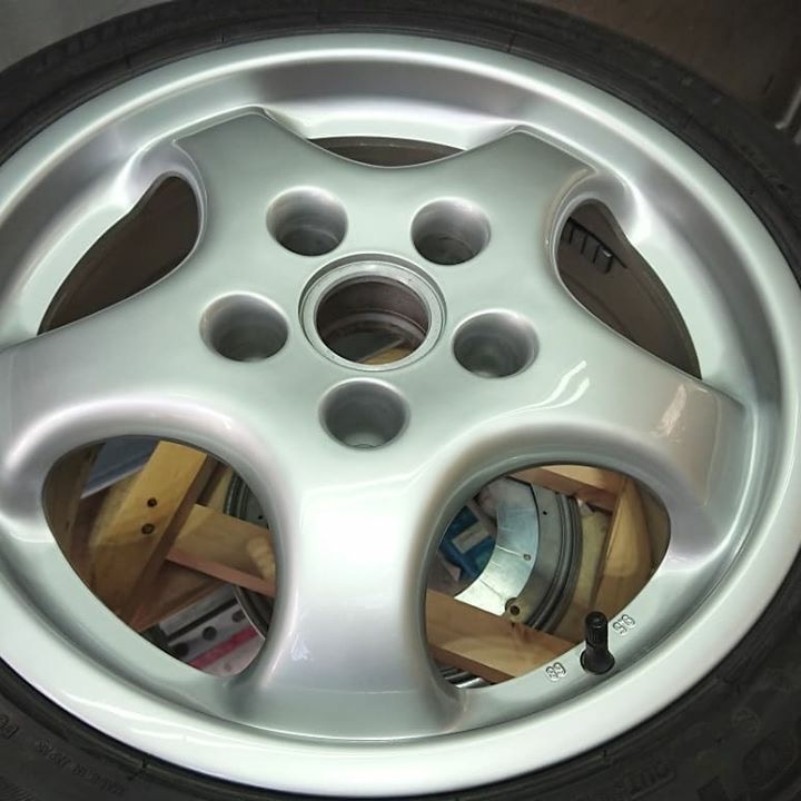 ポルシェ ホイール2本 施工後