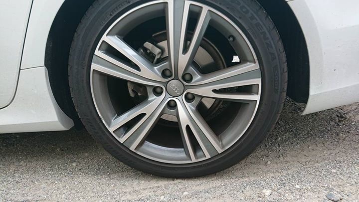 アウディ ホイールリペア 施工前