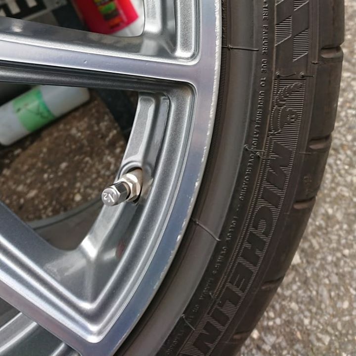 メルセデスベンツGTS ホイール2本リペア 施工前