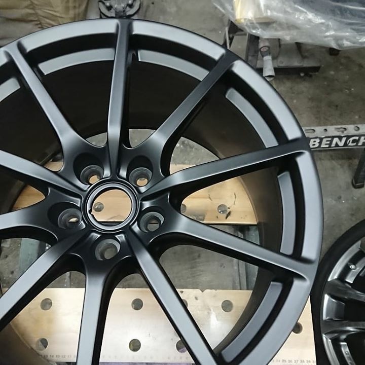 マットブラックのホイール 施工後
