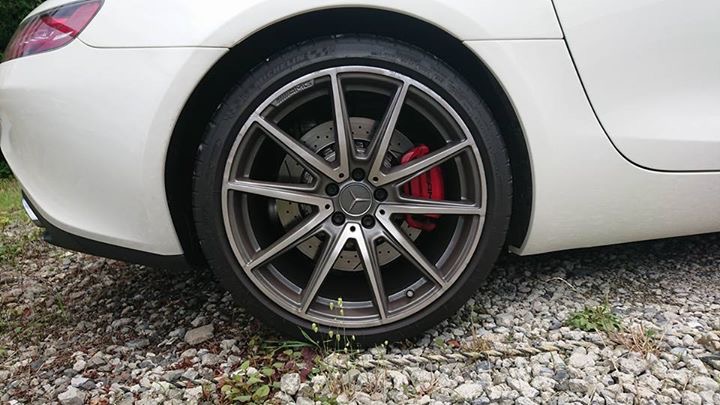 メルセデスベンツGTS ホイール2本リペア