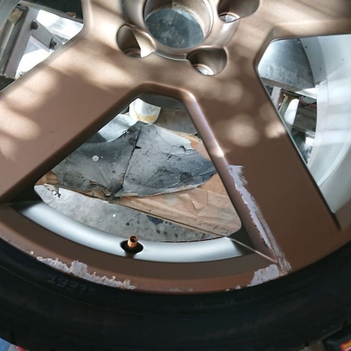 ボルボV70 ホイールリペア 施工前