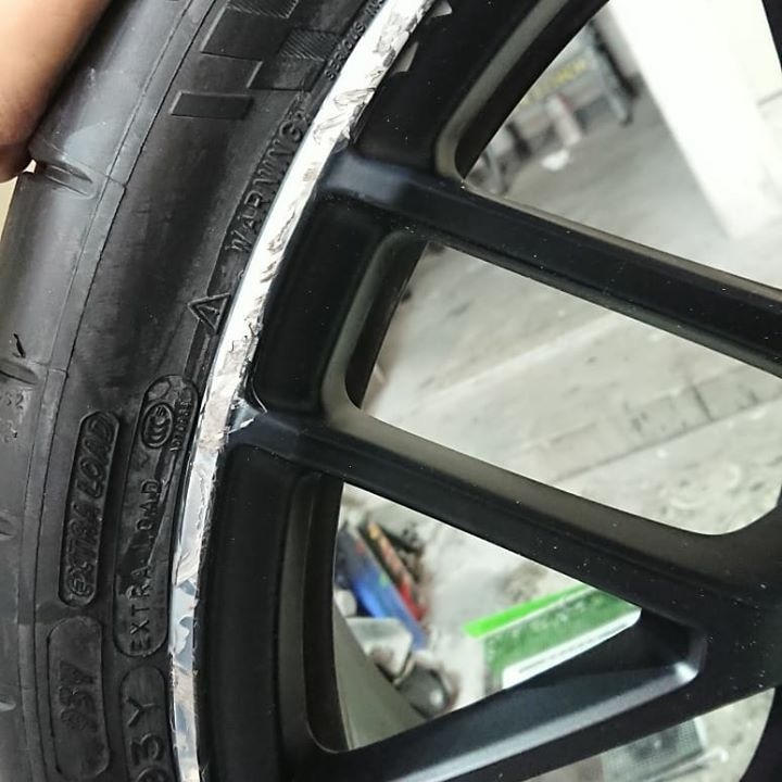 AMG マットブラックホイール 施工前