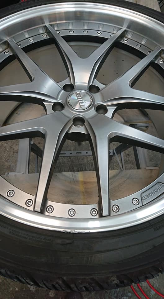 アウディQ7 ホイールリペア 施工前