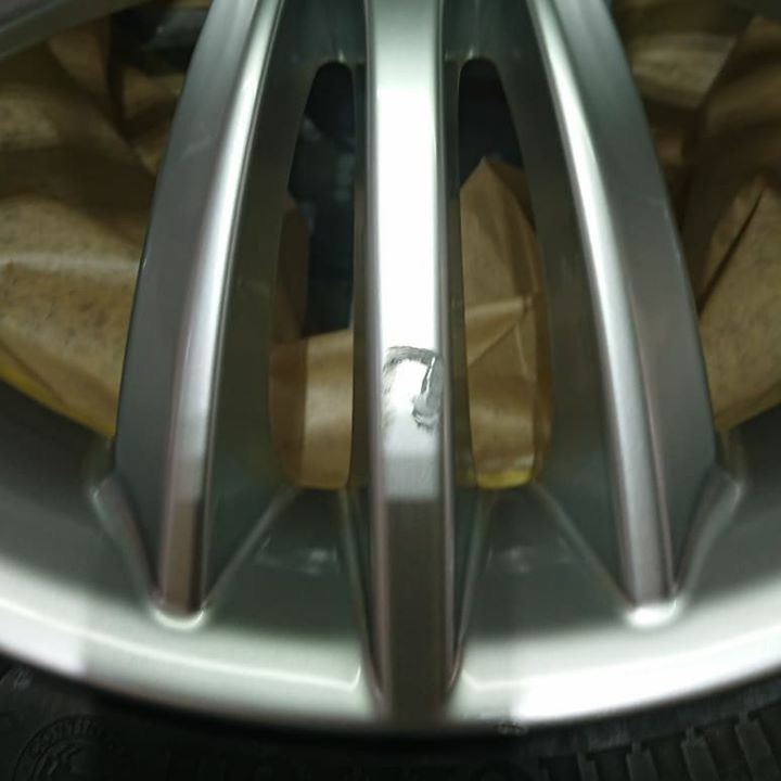 メルセデスベンツ ハイパーシルバーホイール 施工前