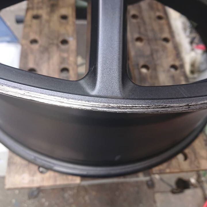 AMG ホイールリペア 施工前