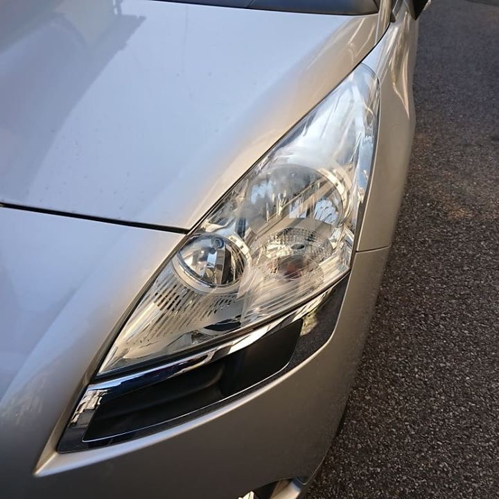 プジョー5008ヘッドライトリペア 施工前