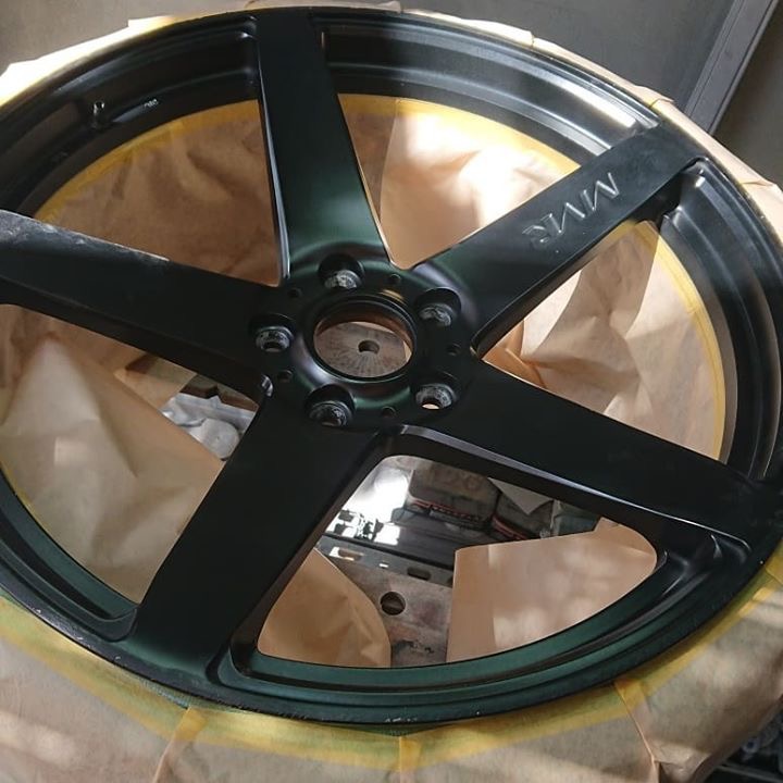 MVRマットブラックホイール 施工前
