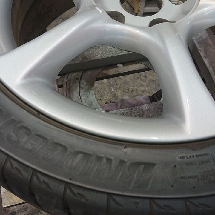 スカイライン ホイール2本リペア施工後