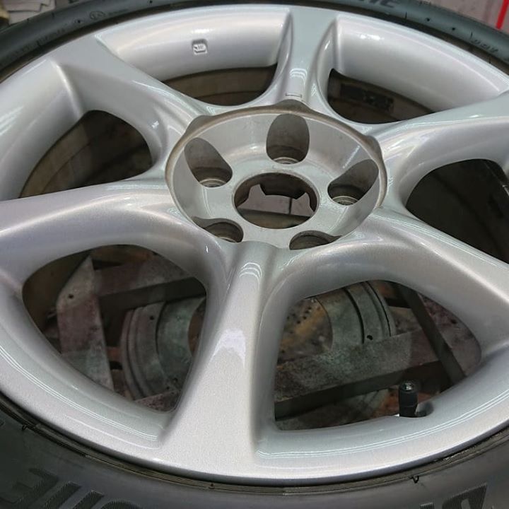 スカイライン ホイール2本リペア施工後