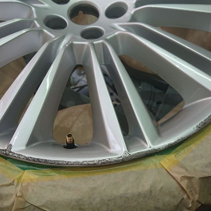 ジャガーXJ ホイールリペア施工前