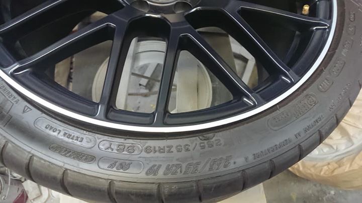 AMGマットブラックホイール 施工後