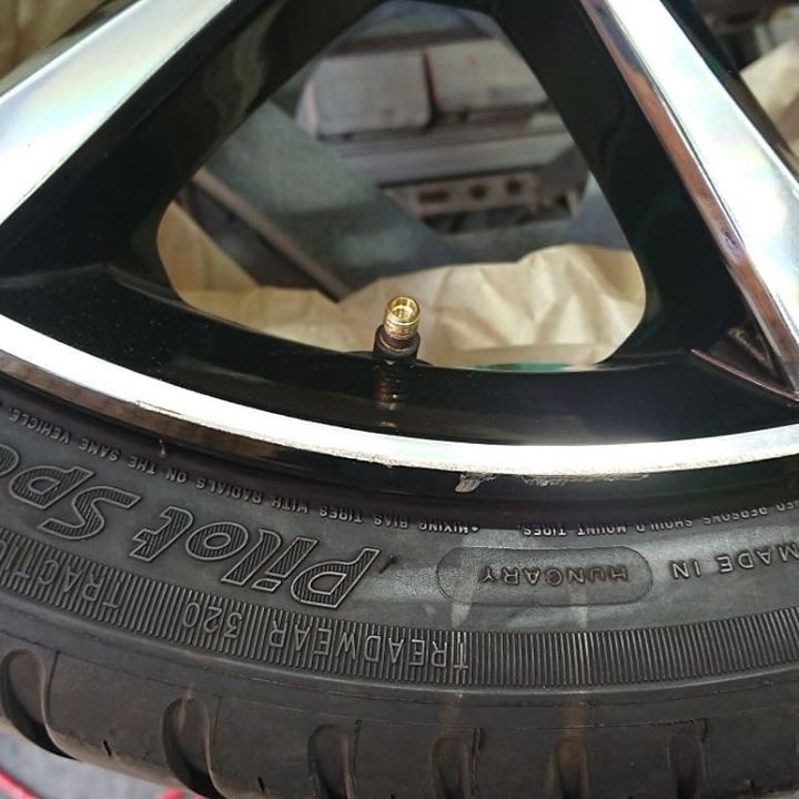 ボルボ ダイヤカットホイール 施工前
