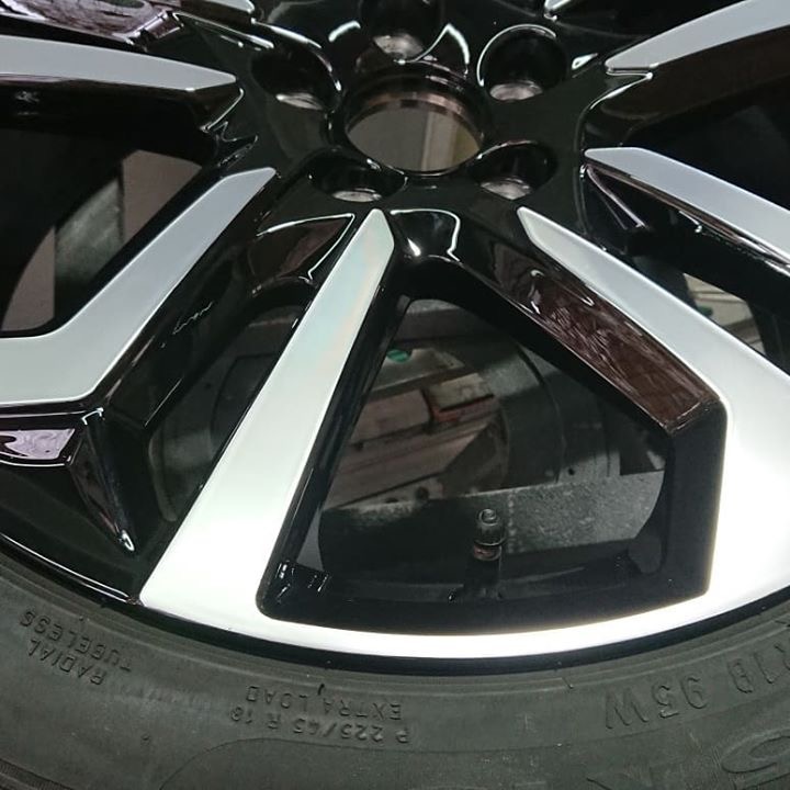 ボルボ ダイヤカットホイール施工後