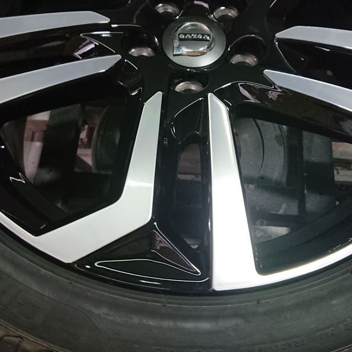 ボルボ ダイヤカットホイール施工前