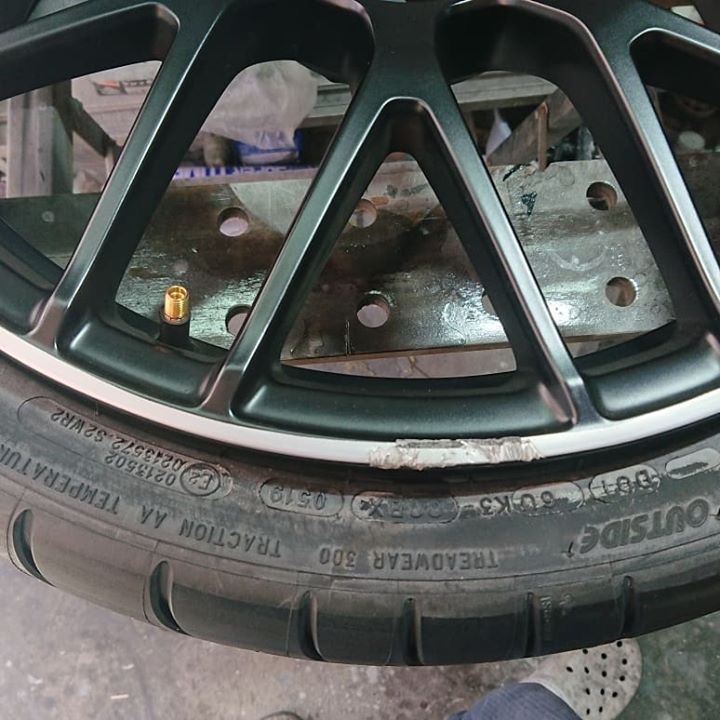 AMGマットブラックホイール 施工前