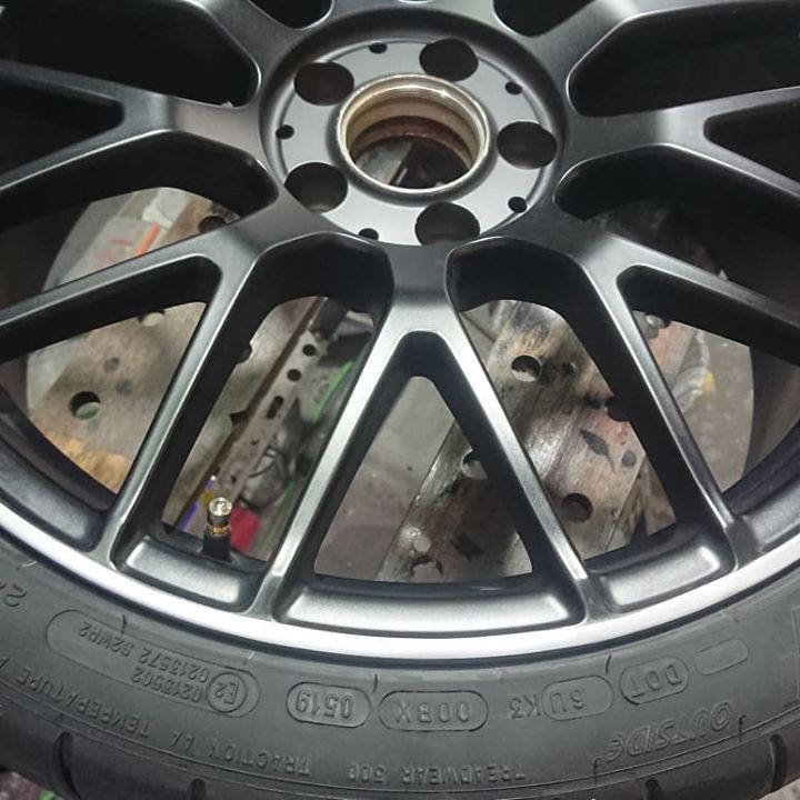 AMGマットブラックホイール 施工後
