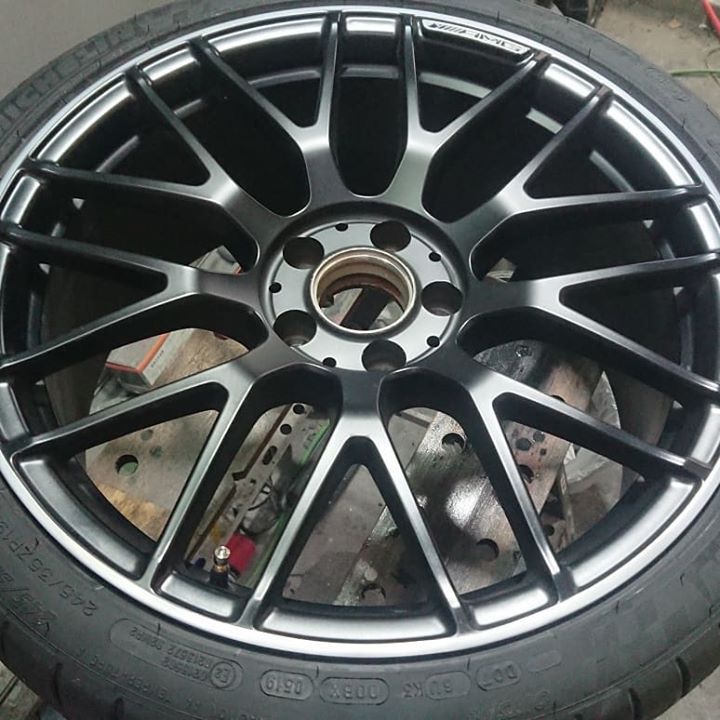 AMGマットブラックホイール 施工後