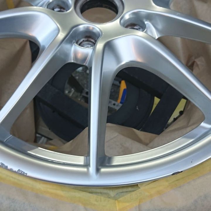 ポルシェハイパーシルバーホイール 施工前