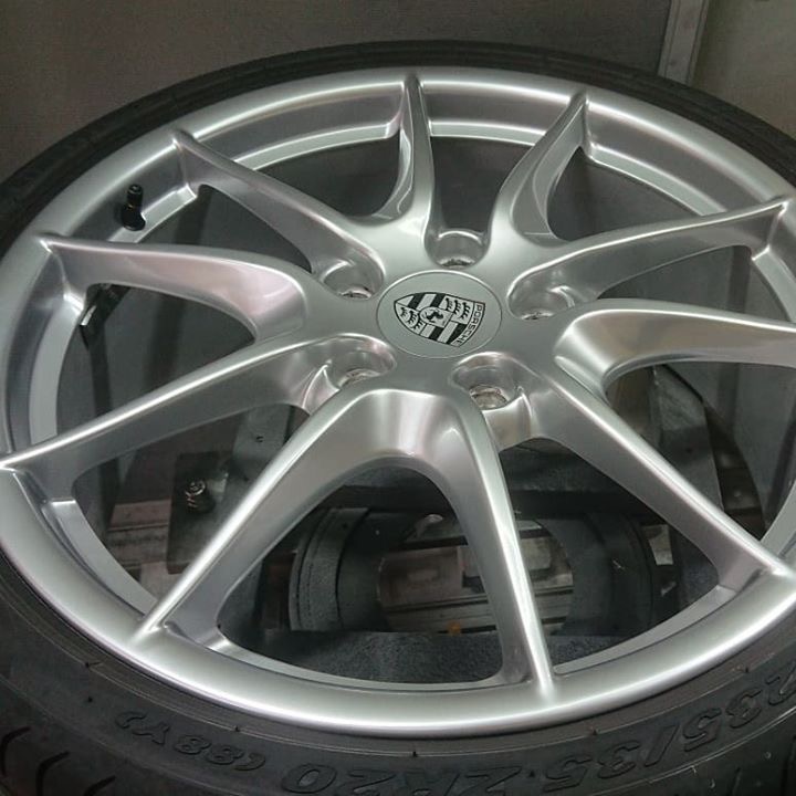 ポルシェハイパーシルバーホイール 施工後